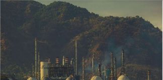Πετρέλαιο: Άνοδος άνω του 4% μετά τη νέα κλιμάκωση μεταξύ ΗΠΑ και Ιράν
