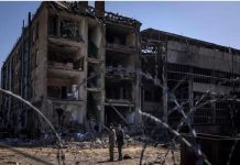 Βίντεο: Οι Ουκρανοί δείχνουν τι απέμεινε στο εργοστάσιο Βιζάρ του Κιέβου μετά την «βροχή» βαλλιστικών πυραύλων