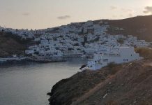 Reuters: H λειψυδρία απειλεί τα ελληνικά νησιά όσο κορυφώνεται η τουριστική σεζόν Οι αγρότες επιστρέφουν στα πηγάδια, καθώς η κατανάλωση νερού εκτοξεύεται το καλοκαίρι.