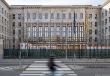 Κάποτε κορόιδευαν τους χρεοκοπημένους Έλληνες… βυθίζονται στο ιστορικό χρέος των 2,66 δισ. ευρώ οι «αήττητοι» Γερμανοί