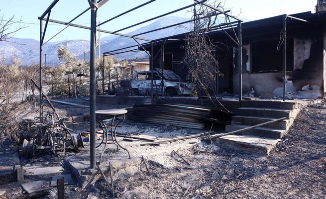 Βίντεο-σοκ: Στης Αττικής την ολόμαυρη ράχη!