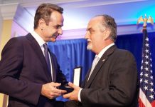 Μητσοτάκης: Eξευτέλισε και τα… παράσημα (σε Ομογενείς)
