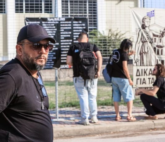 Τέμπη: Ύβρις χωρίς τέλος – Προκαταρκτική εξέταση για κακουργήματα σε βάρος 3 συγγενών θυμάτων και δικηγόρων