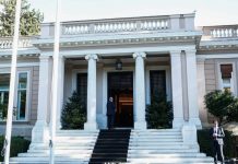 Νέα Δημοκρατία : Βρέχει… φάλτσα και το Μαξίμου ανοίγει ομπρέλες