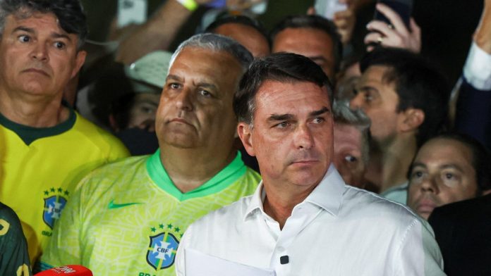 0-2.jpg1